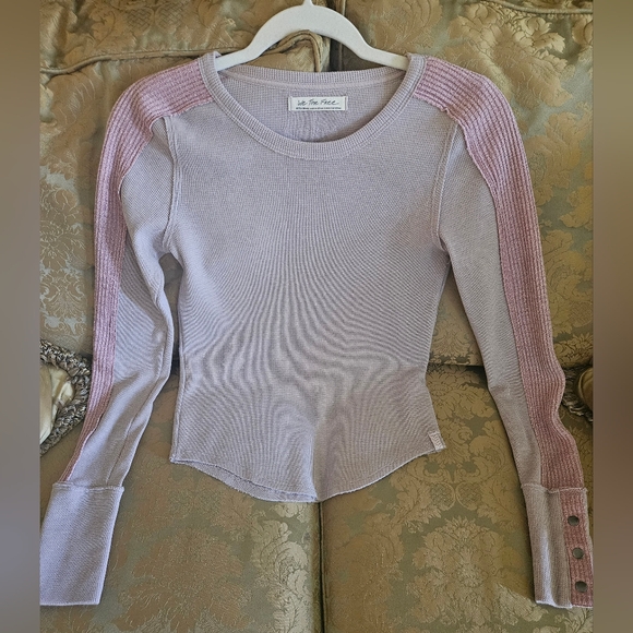 We The Free Tops - NWOT FREE PEOPLE We the Free Top Womens  Tasha Thermal PinkTwo Tone Snap Cuffs